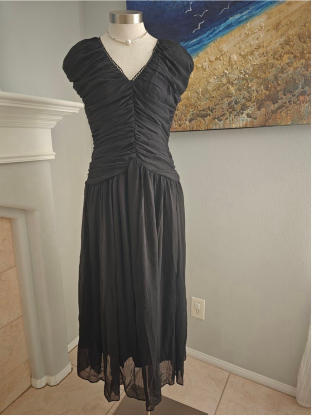 Women's Black Ruched V-Neck Dress